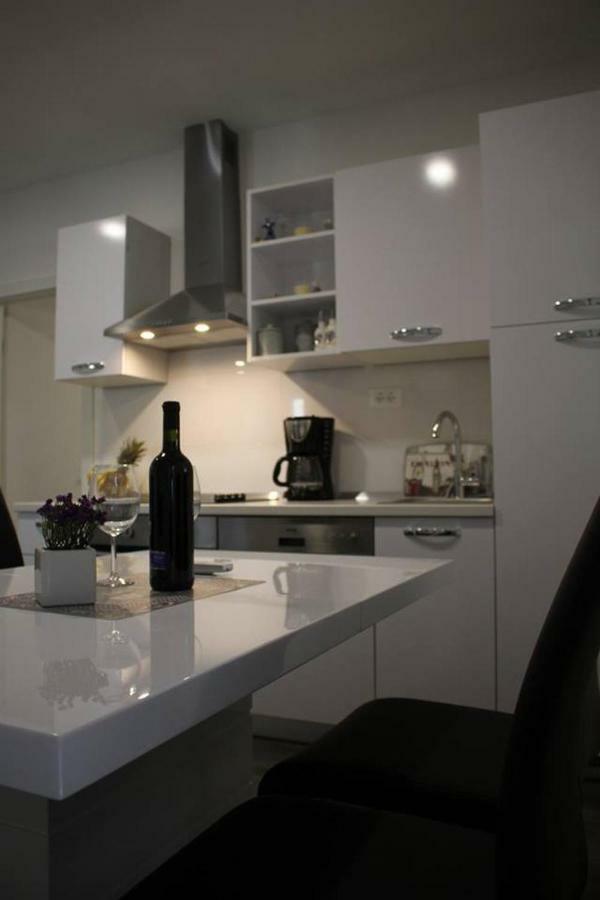 Apartments Holiday Башка-Вода Экстерьер фото