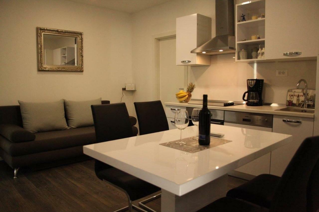 Apartments Holiday Башка-Вода Экстерьер фото