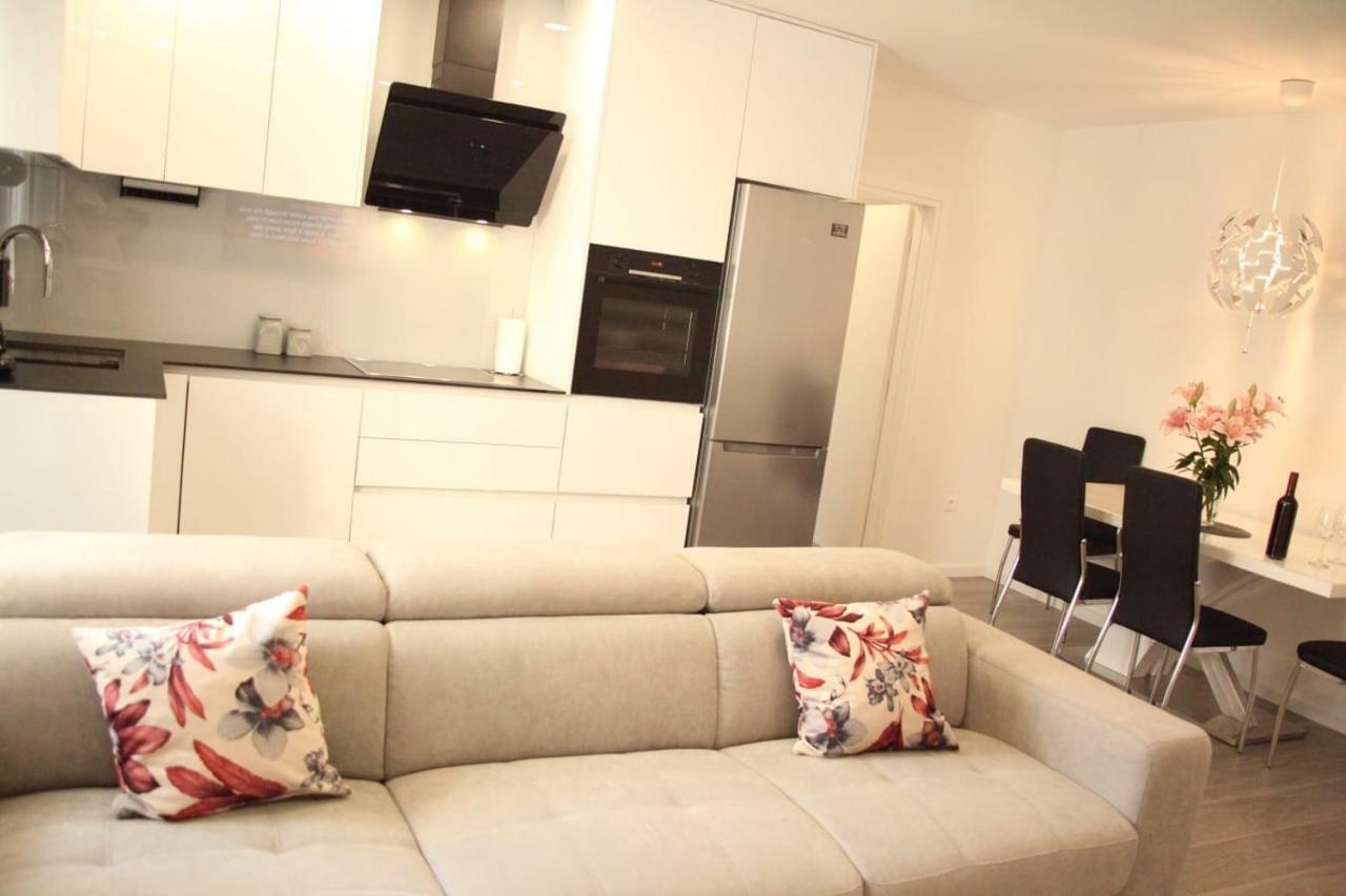 Apartments Holiday Башка-Вода Экстерьер фото